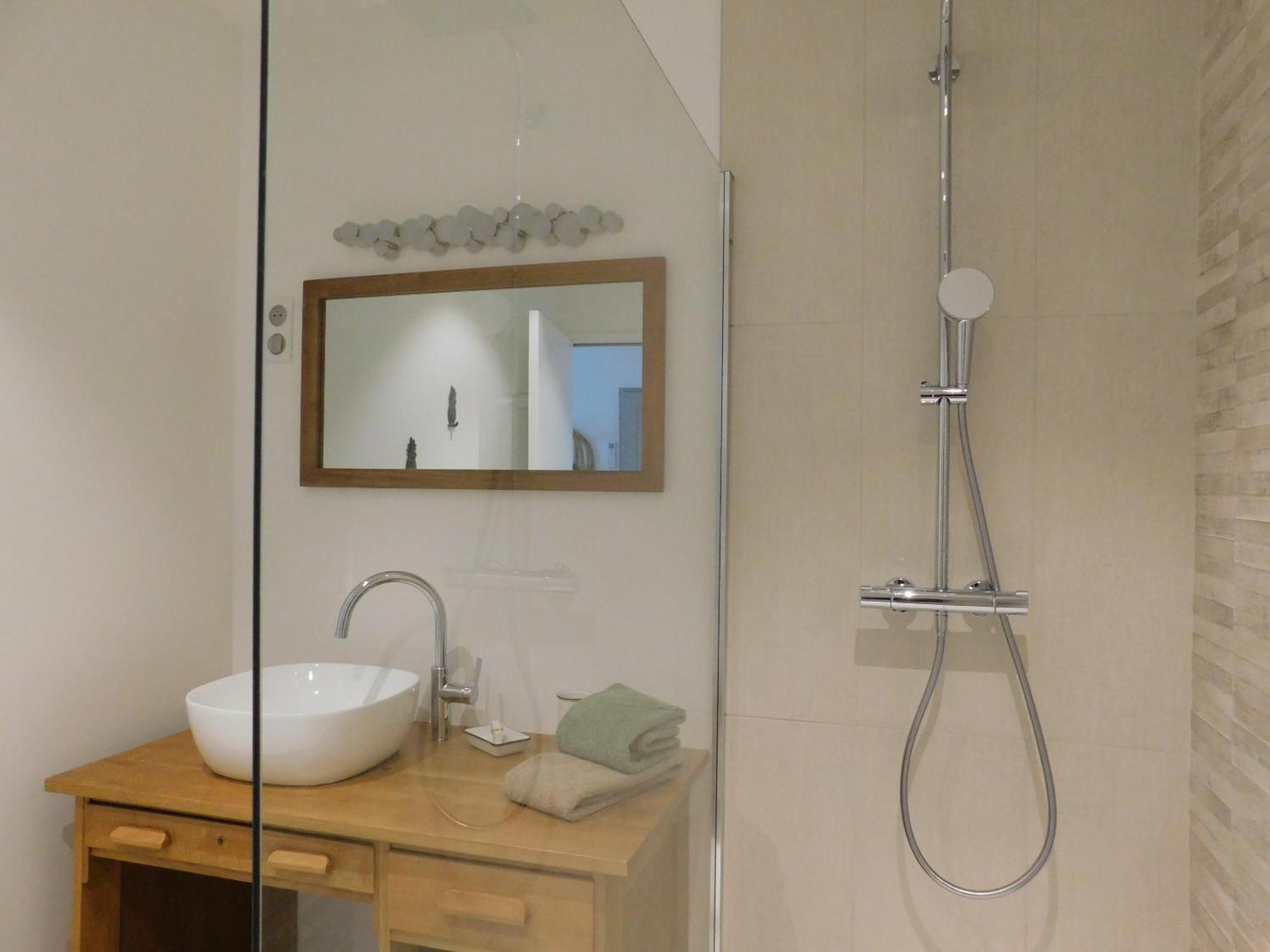 ลา แมซง เดอ โปล แอนด์ มาร์โก Bed & Breakfast Chateauneuf-de-Galaure ภายนอก รูปภาพ